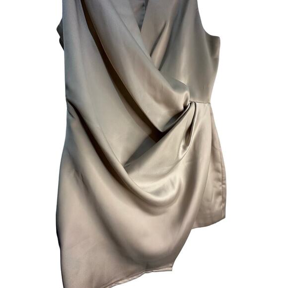 House Of London Tan Cream V-Neckline Sleeveless Romper Size Small - Picture 4 of 16